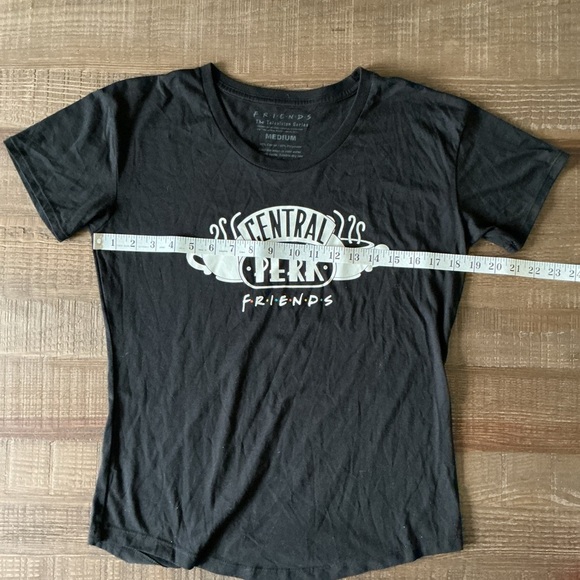 FRIENDS Black Graphic Tee with 2 pair of Friends socks - Picture 4 of 7